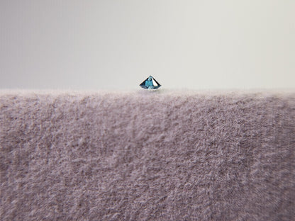 bl-DM-t-7　ブルーダイヤモンド(トリートメント)　0.03ct