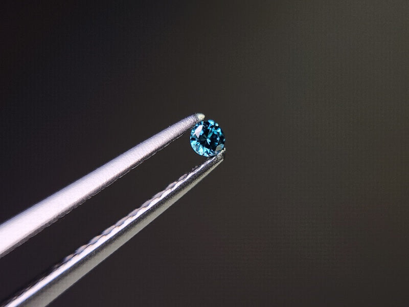 bl-DM-t-8　ブルーダイヤモンド(トリートメント)　0.03ct