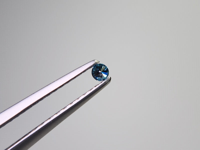 bl-DM-t-8　ブルーダイヤモンド(トリートメント)　0.03ct