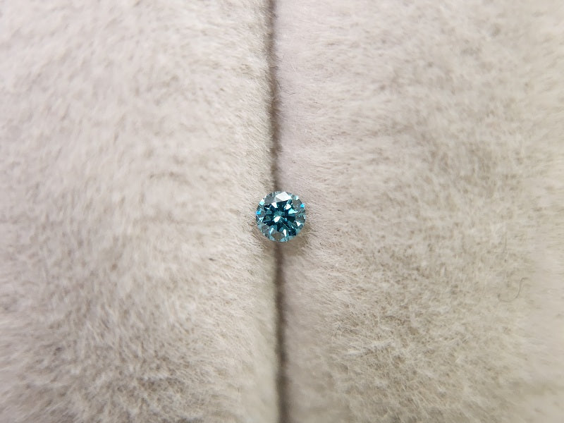 bl-DM-t-8　ブルーダイヤモンド(トリートメント)　0.03ct