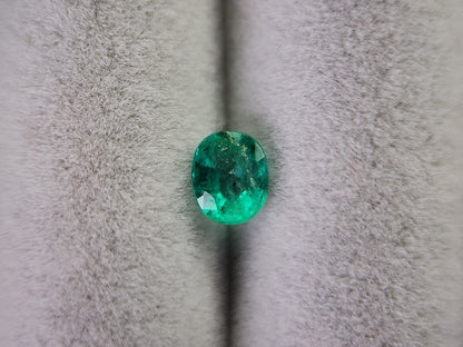 EM-1　エメラルド(コロンビア産)　0.35ct