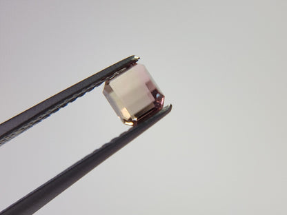 0879-45　トルマリン  0.64ct　
