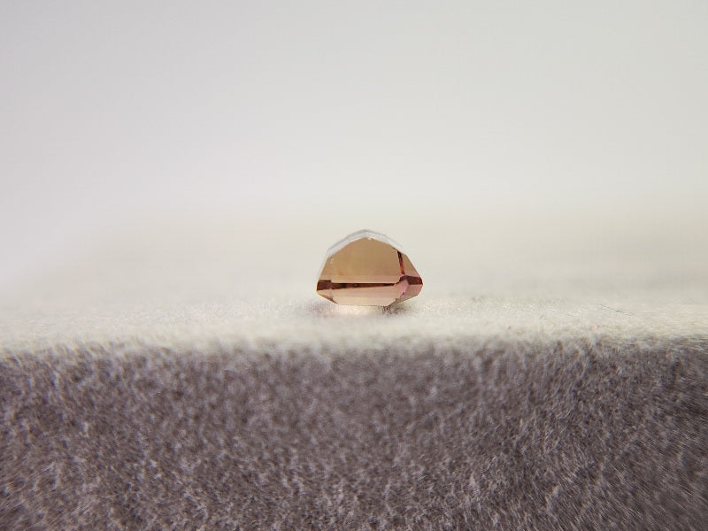 0879-45　トルマリン  0.64ct　