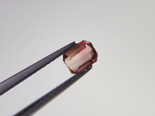 0879-47　トルマリン  0.64ct　