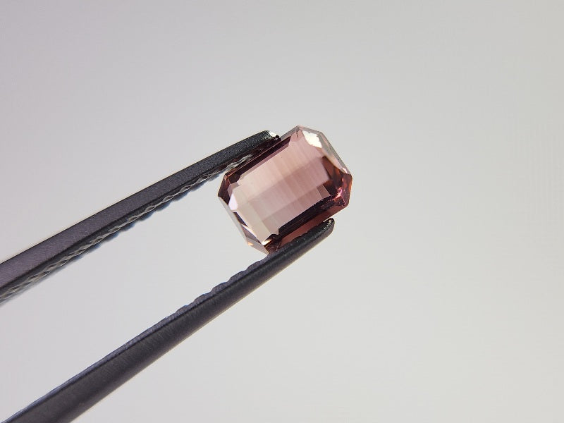 0879-47　トルマリン  0.64ct　