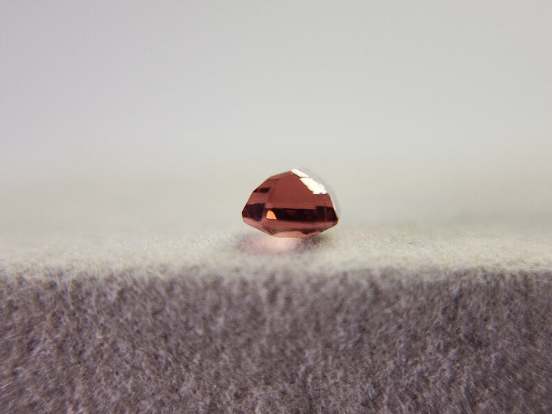 0879-47　トルマリン  0.64ct　