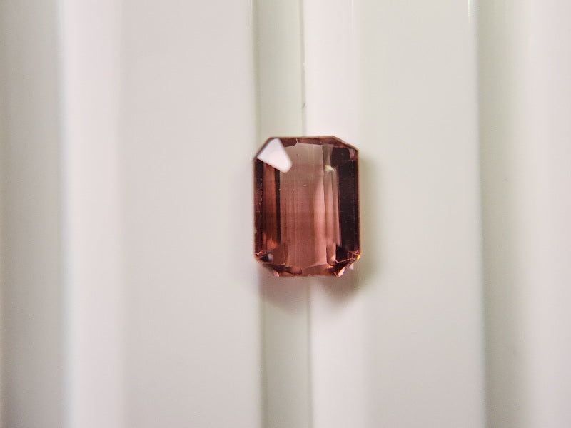 0879-47　トルマリン  0.64ct　