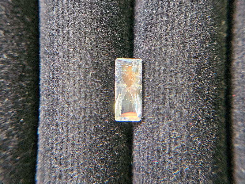 ANLB-1　アンデシンラブラドライト　1.13ct