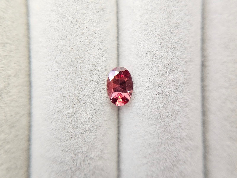 0152-1-23　バイカラーアンデシン　0.38ct