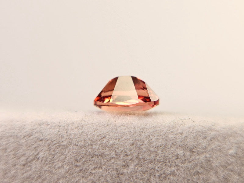 0152-1-28　バイカラーアンデシン　0.45ct