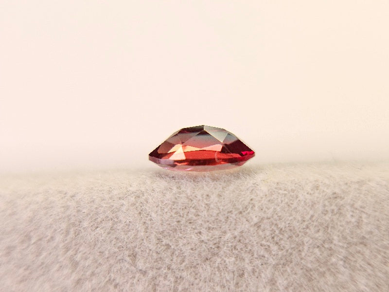 0152-2-21　バイカラーアンデシン　0.36ct
