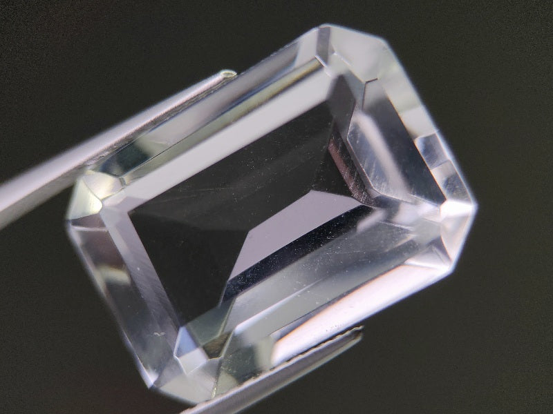 SUI-9　水晶　14.25ct