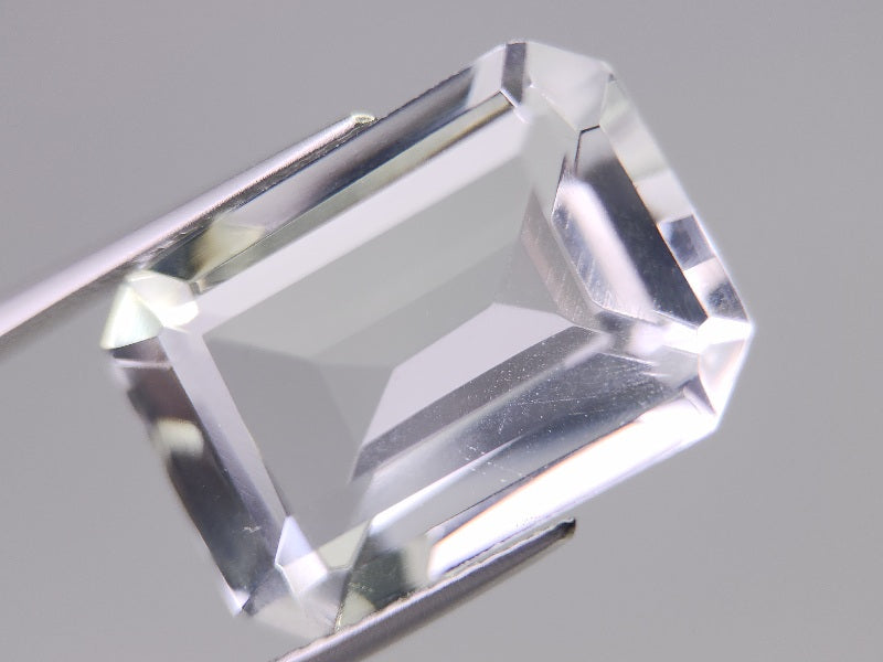 SUI-9　水晶　14.25ct