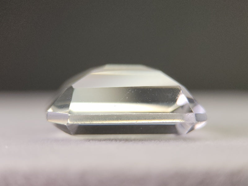 SUI-9　水晶　14.25ct