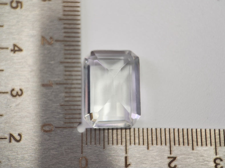 SUI-9　水晶　14.25ct