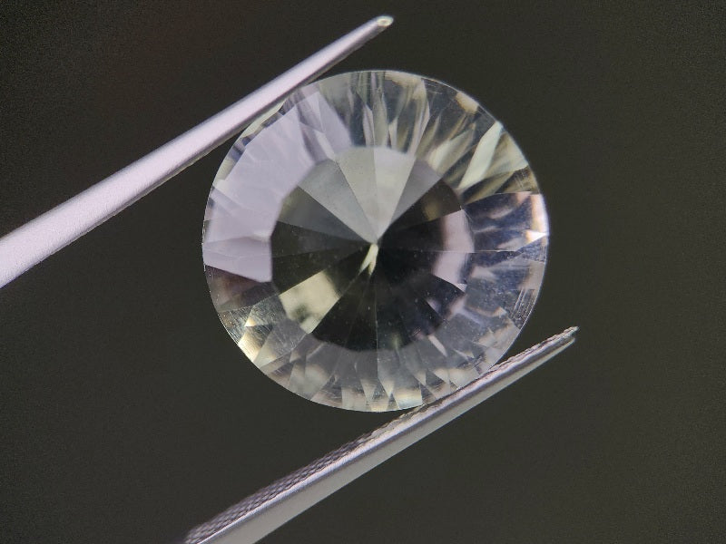 SUI-10　水晶　13.84ct