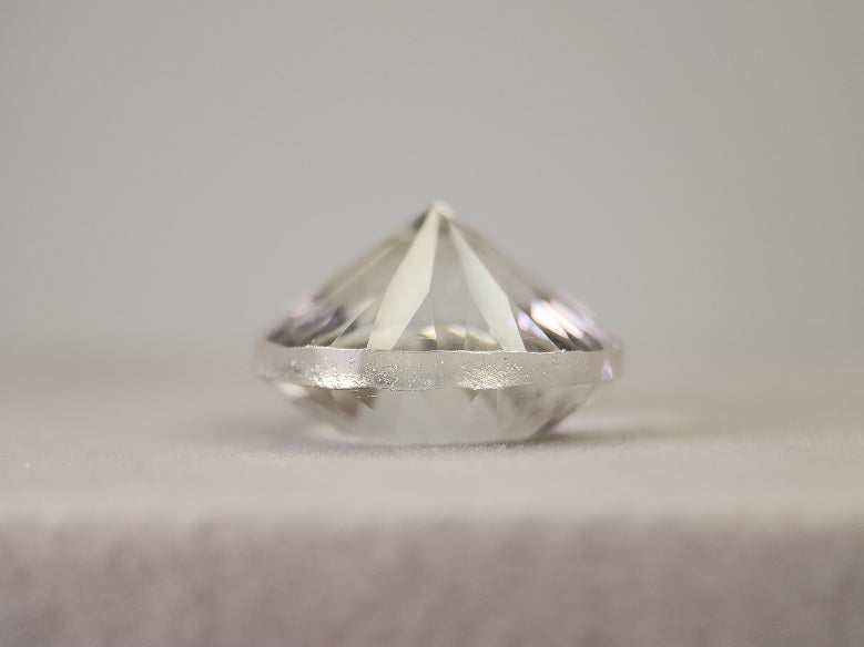 SUI-10　水晶　13.84ct