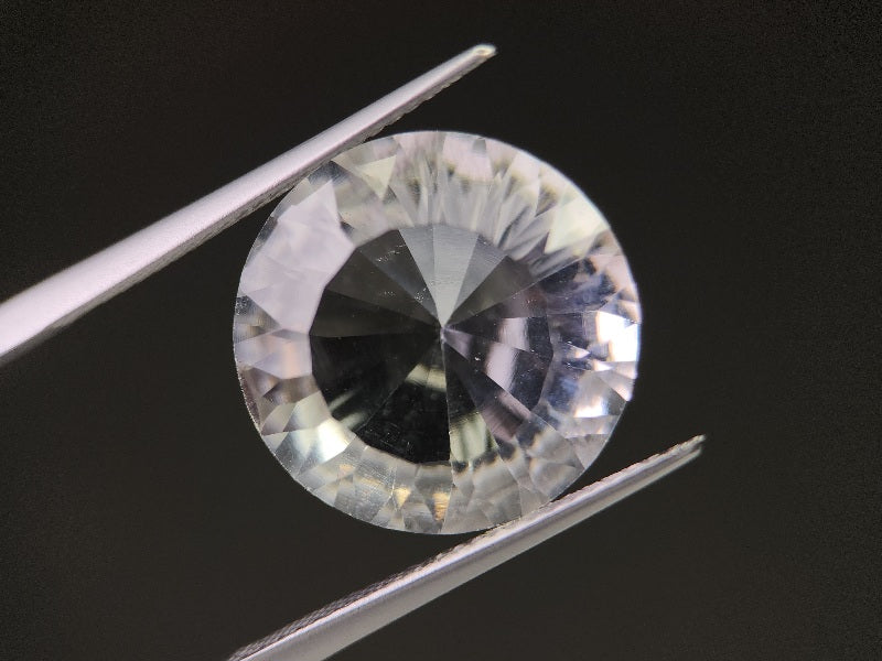 SUI-11　水晶　12.15ct