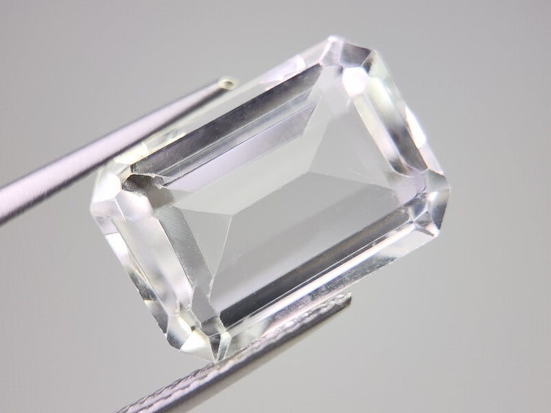 SUI-13　水晶　7.98ct