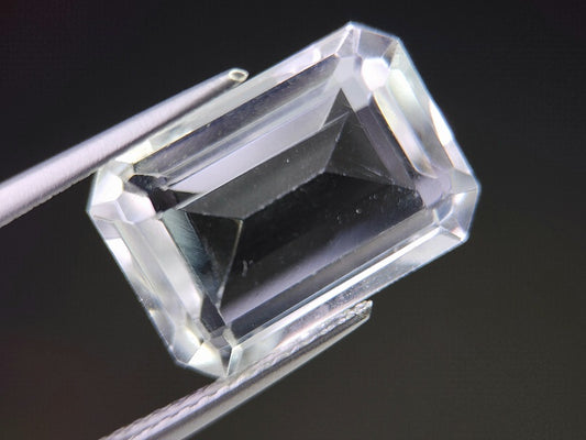 SUI-13　水晶　7.98ct
