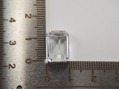SUI-13　水晶　7.98ct