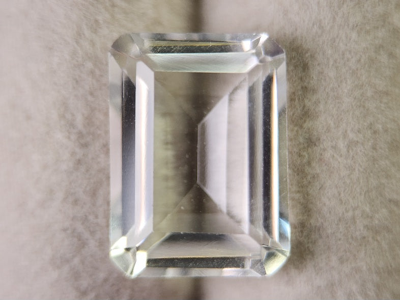 SUI-14　水晶　7.88ct
