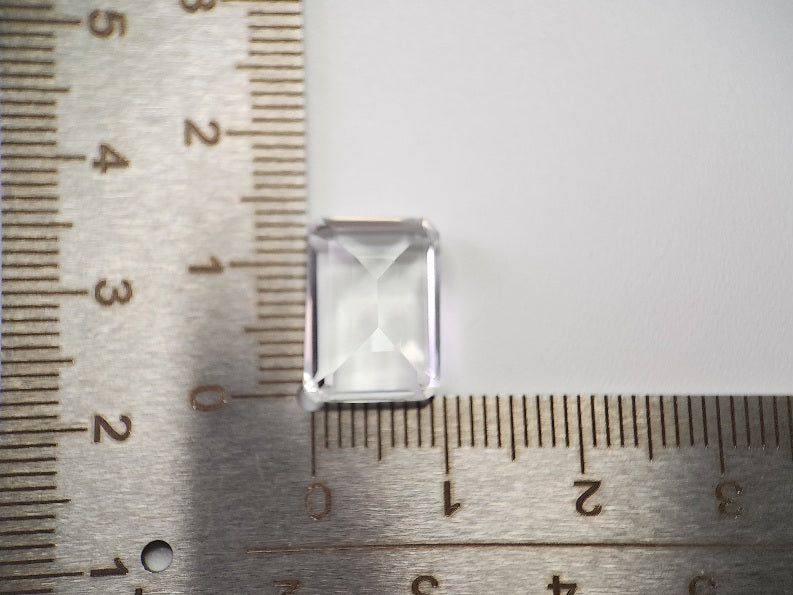 SUI-14　水晶　7.88ct