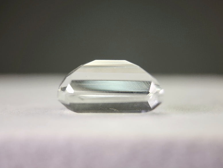 SUI-15　水晶　7.94ct