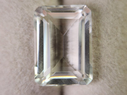 SUI-15　水晶　7.94ct