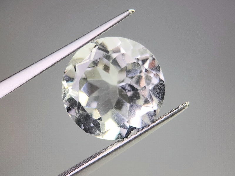 SUI-23　水晶　6.34ct