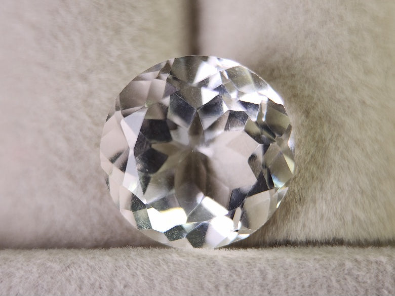 SUI-23　水晶　6.34ct
