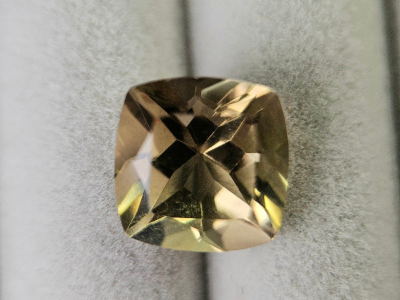 lQ-8　レモンクォーツ　5.22ct