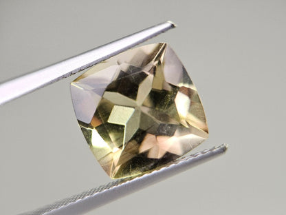 lQ-10　レモンクォーツ　5.15ct