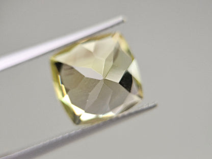 lQ-10　レモンクォーツ　5.15ct