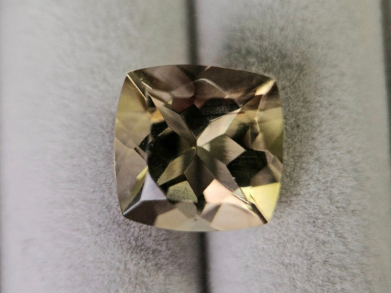 lQ-10　レモンクォーツ　5.15ct