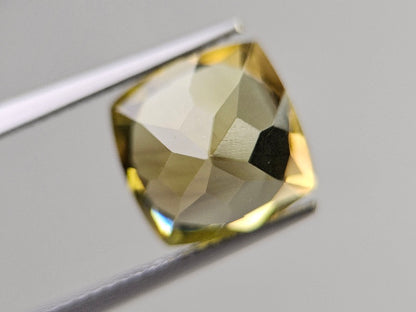 lQ-11　レモンクォーツ　5.12ct