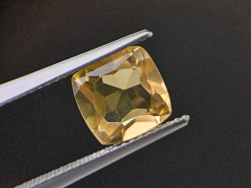 lQ-36　レモンクォーツ　2.18ct