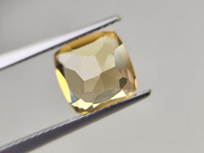 lQ-36　レモンクォーツ　2.18ct