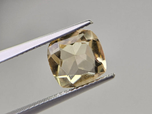 lQ-37　レモンクォーツ　2.18ct