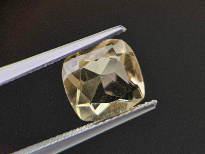 lQ-37　レモンクォーツ　2.18ct