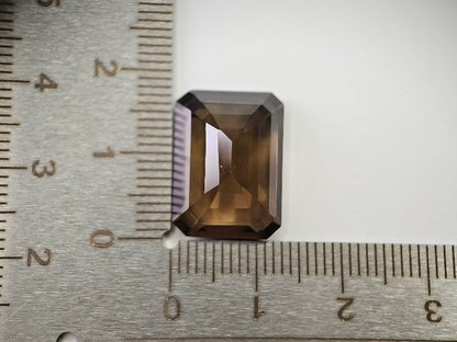 SMQ-2　スモーキークォーツ　13.77ct
