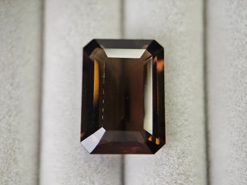 SMQ-3　スモーキークォーツ　13.01ct