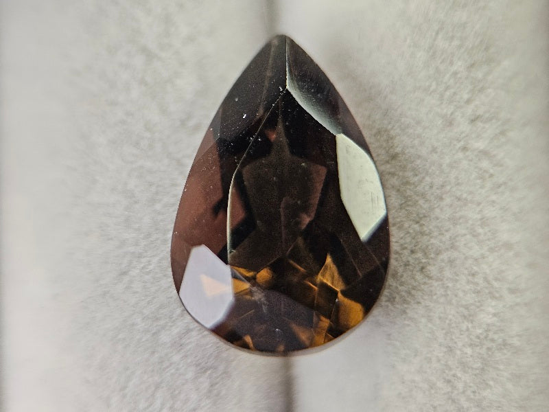 SMQ-8　スモーキークォーツ　4.84ct