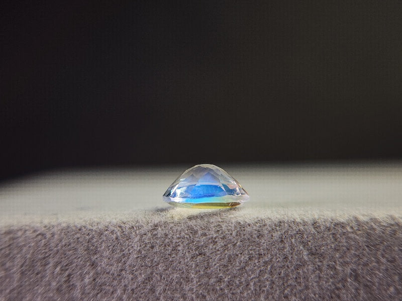 ANLB-5　アンデシンラブラドライト　0.71ct