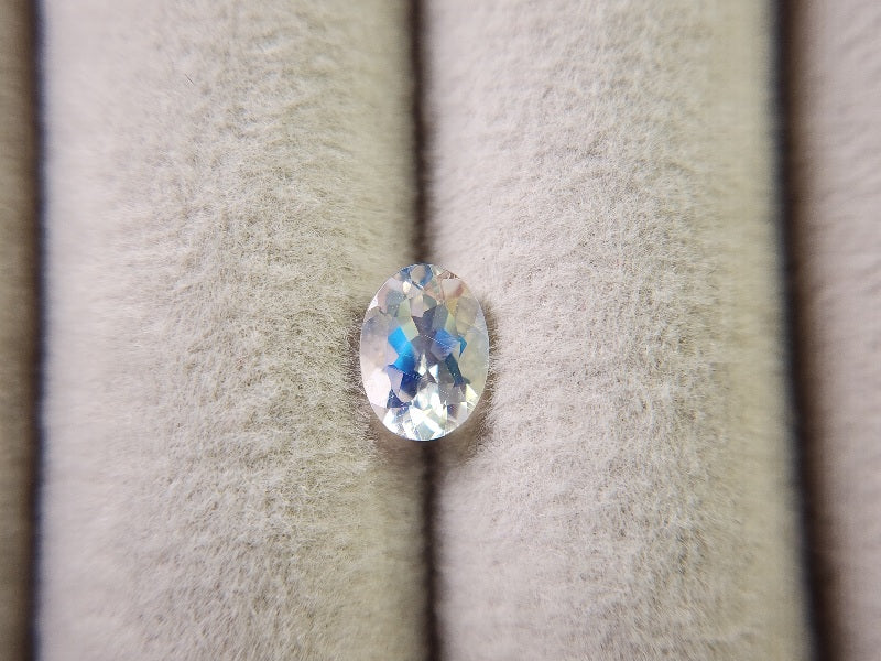 ANLB-5　アンデシンラブラドライト　0.71ct