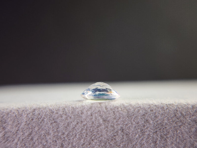 ANLB-6　アンデシンラブラドライト　0.69ct