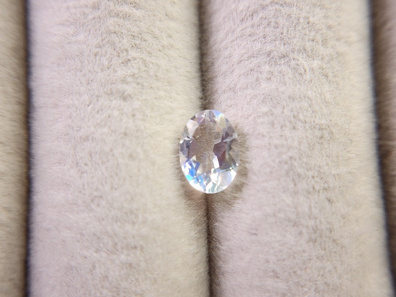 ANLB-6　アンデシンラブラドライト　0.69ct