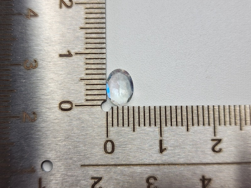 ANLB-6　アンデシンラブラドライト　0.69ct
