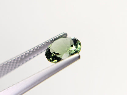 MLD-4　モルダバイト　0.99ct
