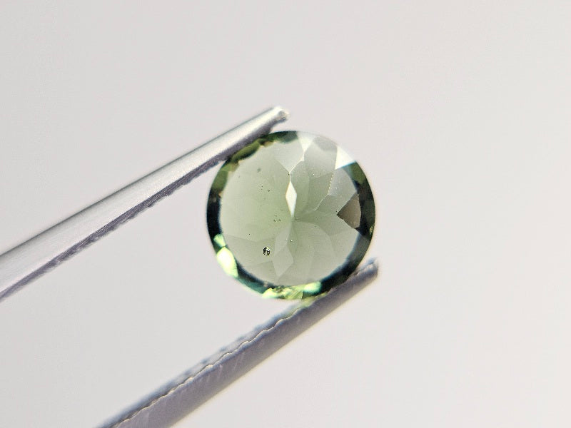 MLD-4　モルダバイト　0.99ct